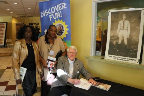 Author Thomas Simmons